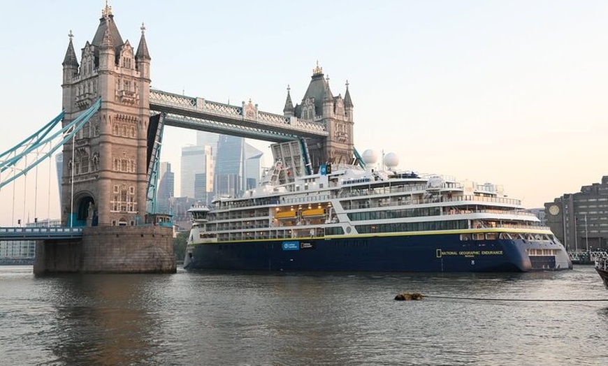 Image 3: London to Southampton Cruise Port - Shuttle Transfer