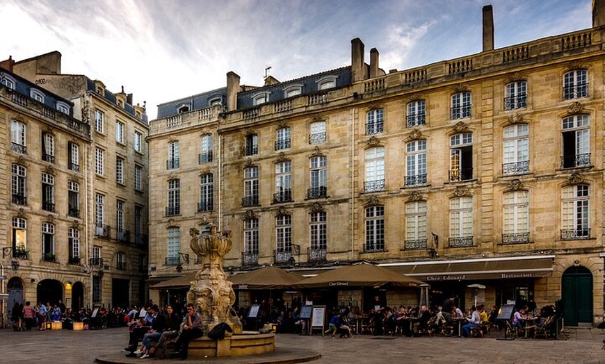Image 7: Visite privée à pied monumentale du XVIIIe siècle à Bordeaux