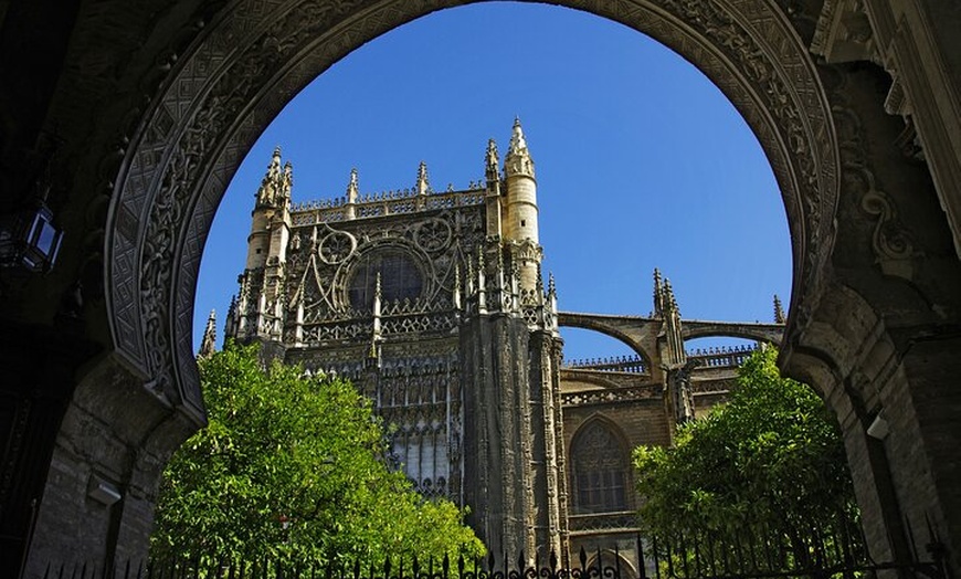 Image 2: Tour por la Catedral de Sevilla y la Giralda