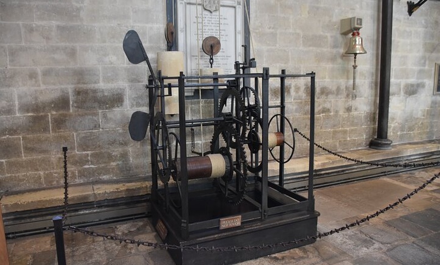 Image 10: London To Southampton Transfer to Stonehenge and Sailsbury