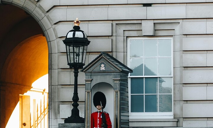 Image 9: Private London Top 30 Iconic Sights Tour with Blue Badge Guide