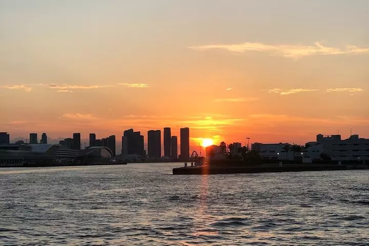 Miami Skyline Sunset Cruise with The Mojito Bar On board