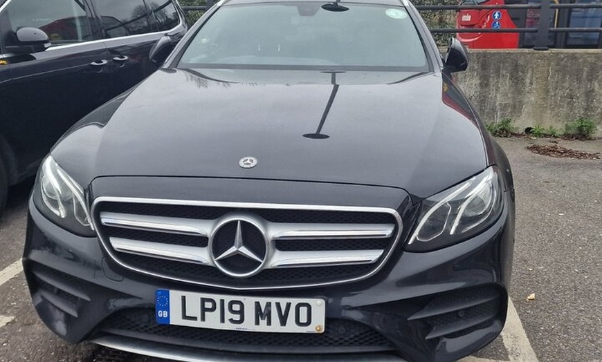 Image 3: One Way Taxi Transfer from London City Airport to London