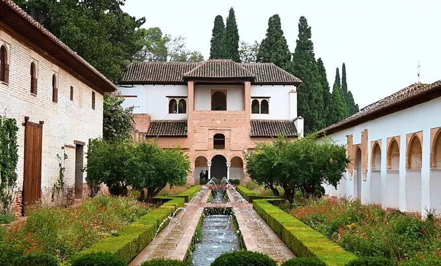 Image 1: Visita Alhambra y Generalife con Audioguía