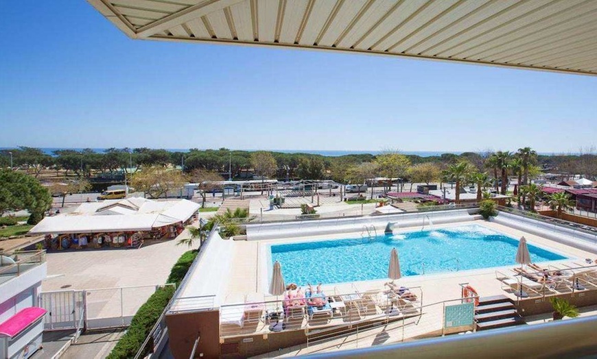 Image 1: ✈ COSTA BARCELONA | Pineda de Mar - Odissea Park Aparthotel 4*, 3 n...