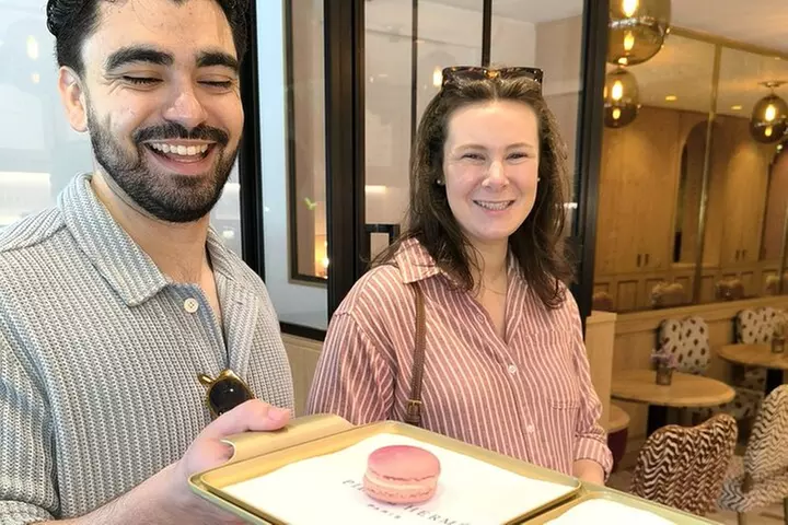 Visite du quartier de Paris Le Marais Dégustation originale de mets et de vins - Primary Image