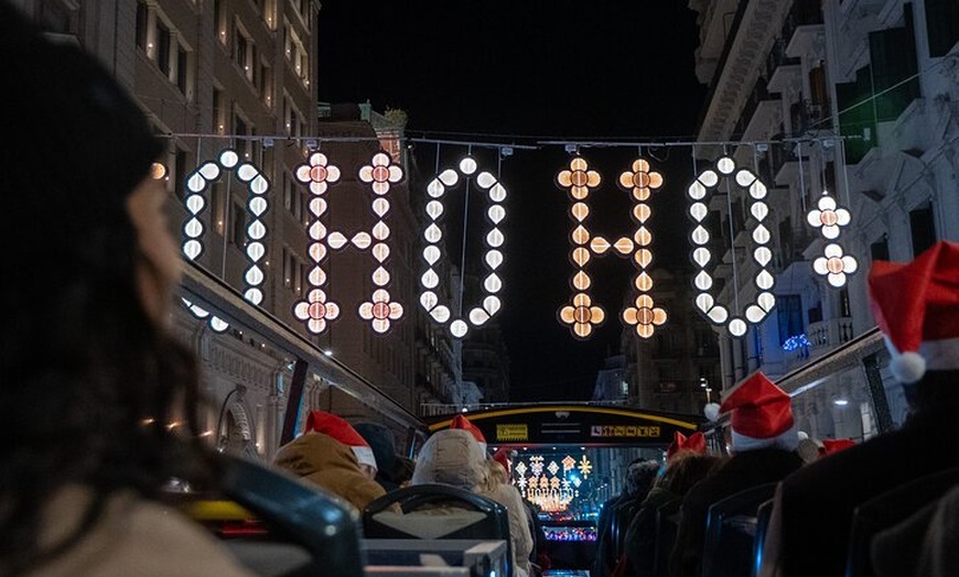 Image 9: Tour en autobús por las luces de Navidad de Barcelona
