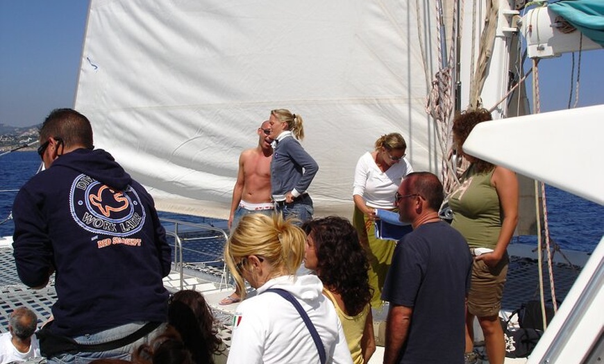 Image 27: Excursión desde Ibiza a Playa de Illetas en Catamarán con Comida