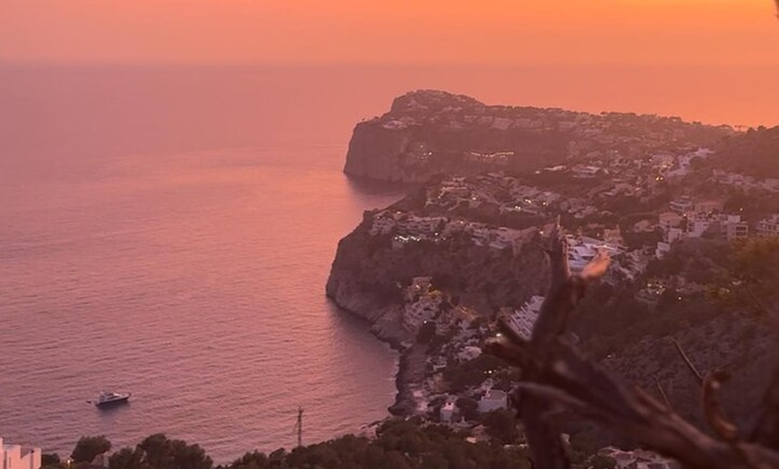 Image 2: Mirador de puesta de sol EXCLUSIVO con DJ en vivo