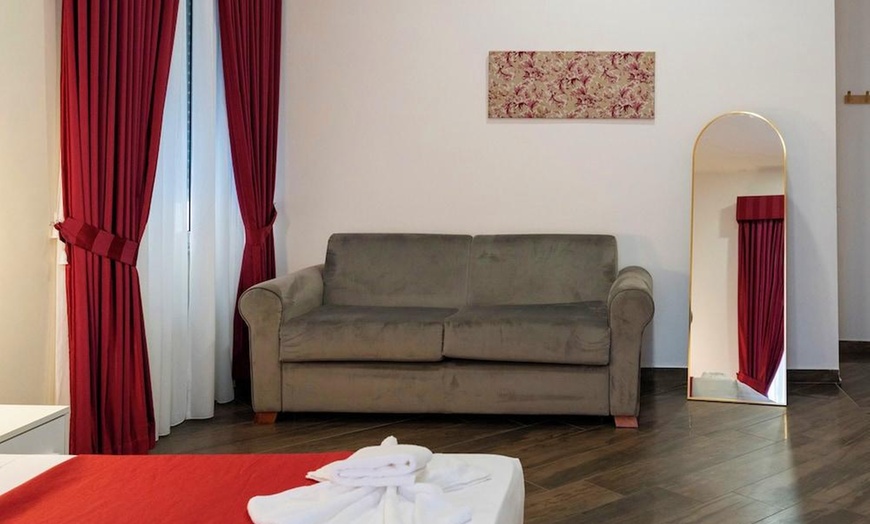 Image 3: ✈ ITALIA | Napoli - Palazzo San Michele 4* - City break