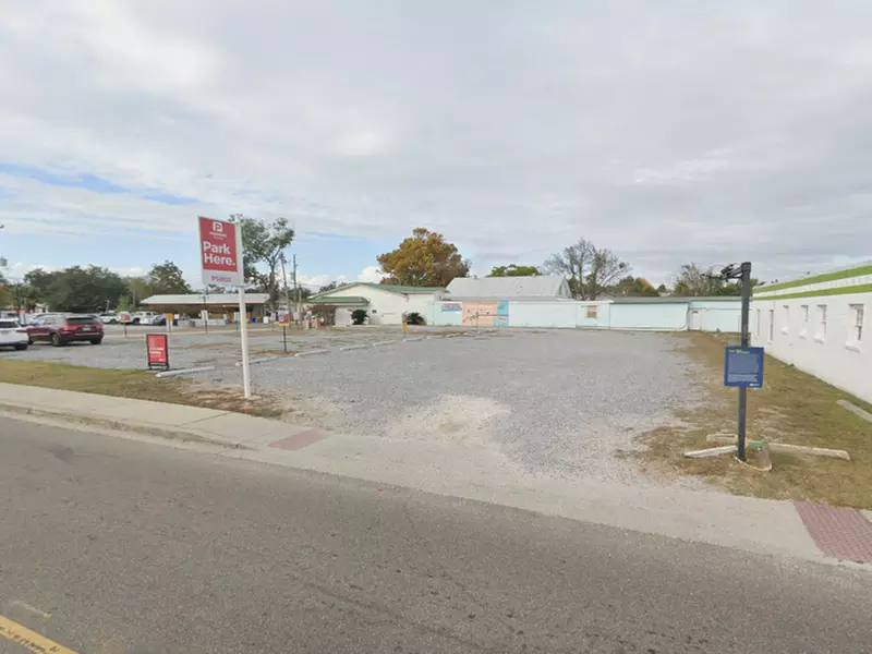 Parking at 2nd & Main Lot - P5802