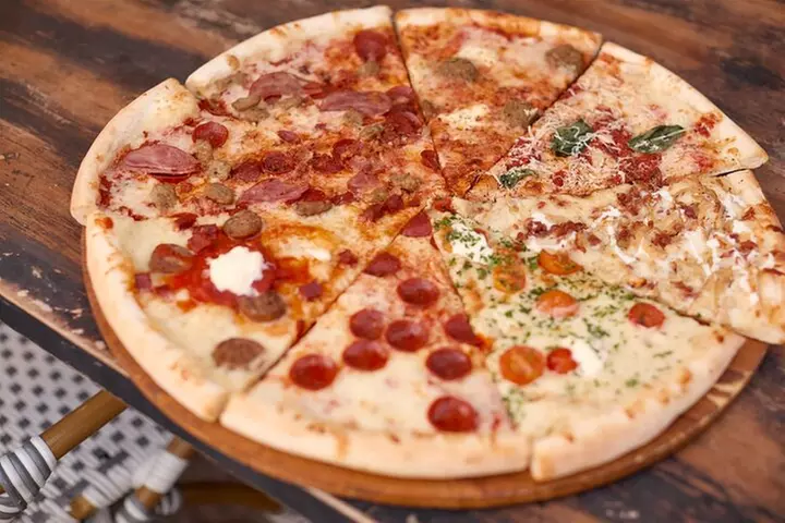 Little Italy Food and Drink Walking Tour: Pizza, Pasta & Piazzas