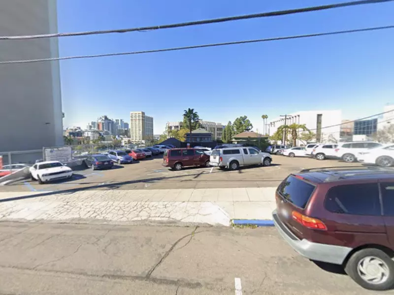Parking at 1776 3rd Ave. Lot - P1095