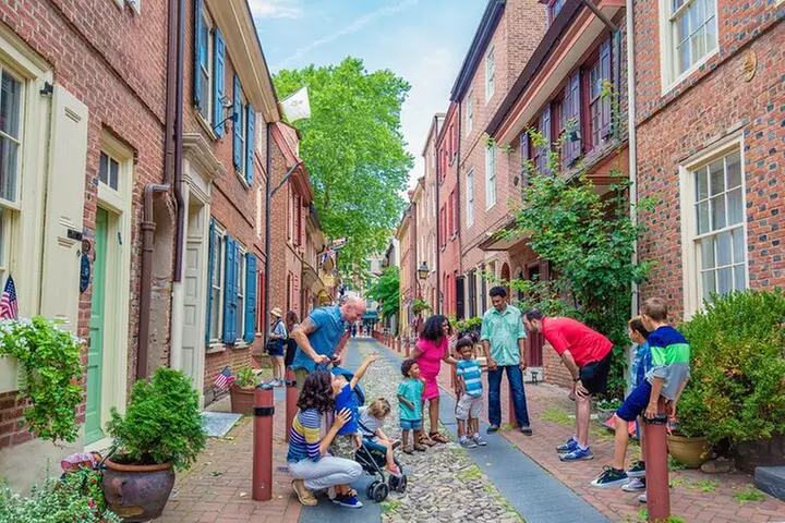 Philadelphia Old City Historic Walking Tour with 10+ Top Sites - Primary Image