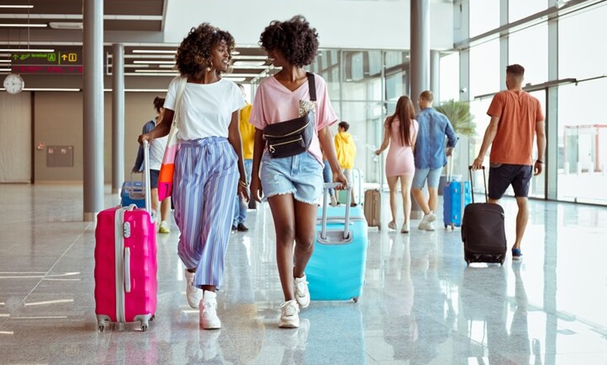 Image 6: Transfer to or from London Luton Airport to Central London