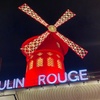 Image 1: Expérience Moulin Rouge avec chauffeur privé et billets de spectacle