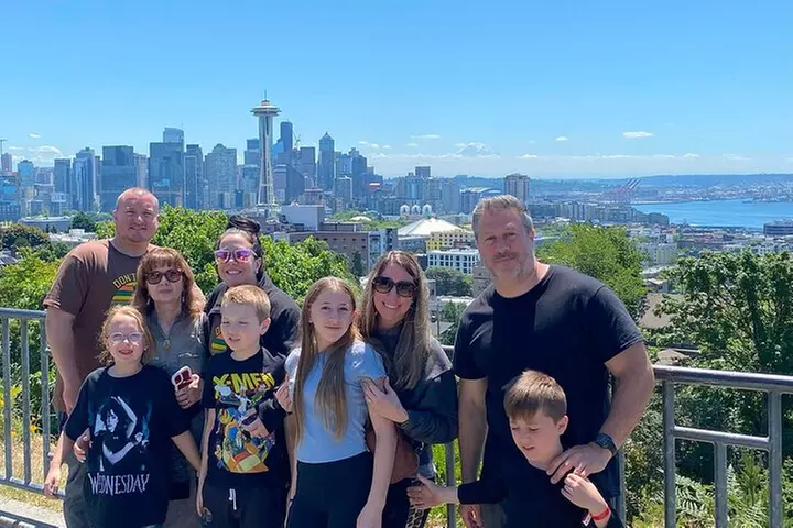 Seattle Neighborhood Small Group Driving Tour