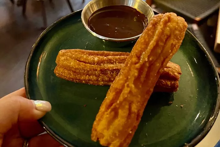 Bites & Brownstones: A Food Lover's Tour of Boston's Local Gems