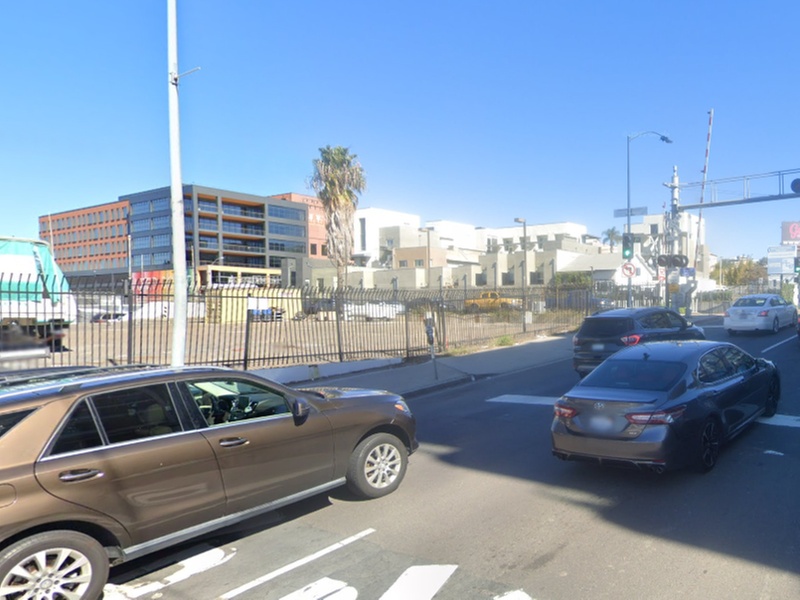 Parking at 917 W. Grape St. Lot