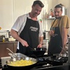 Image 20: Clase de Cocina de Tapas Española con Música de Guitarra en Vivo