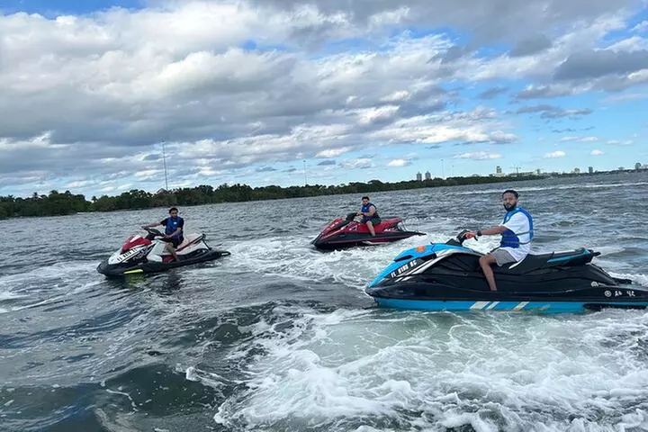 Jet Ski Miami : Experience the Ultimate Water Fun !