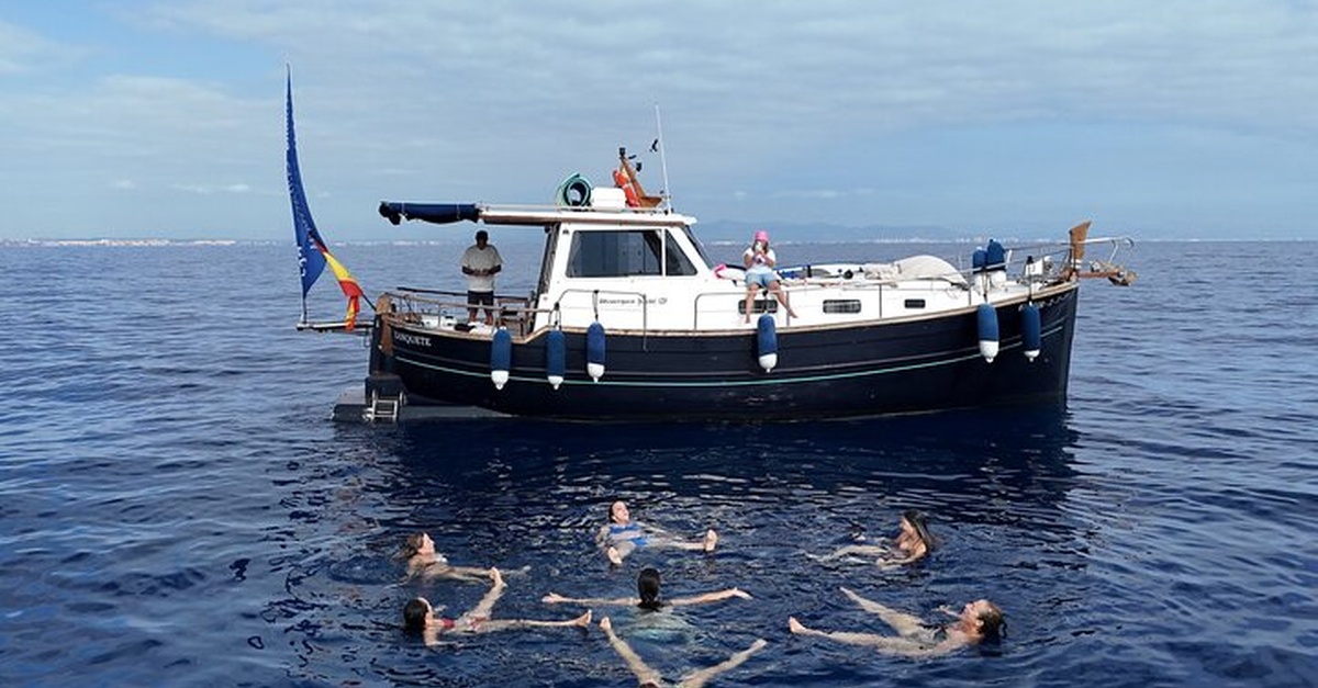 Experiencia de navegación en barco en Denia y Jávea, Alicante