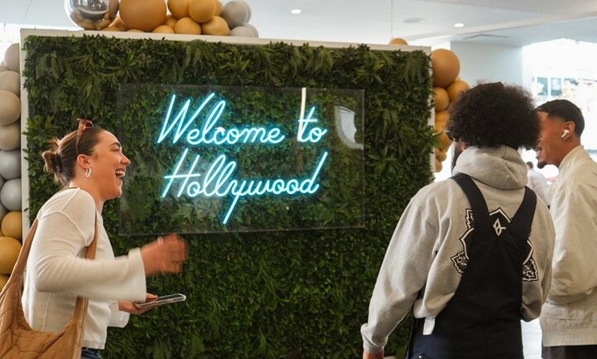 Image 17: Los Angeles Celebrity Homes Tour and 2-Day Hop-on Hop-off Package
