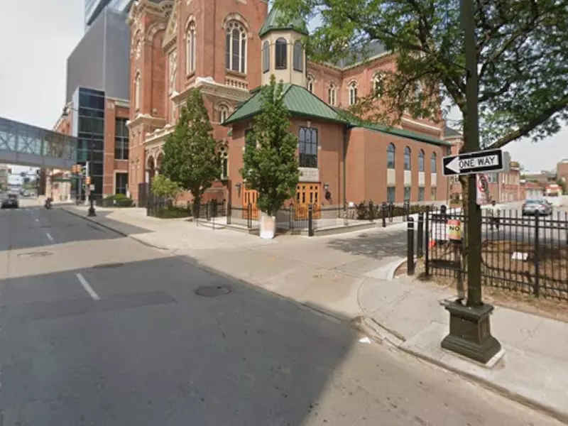 Parking at 1000 St. Antoine Lot