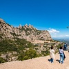Image 17: Tour de Montserrat y Sitges desde Barcelona con teleférico y camina...