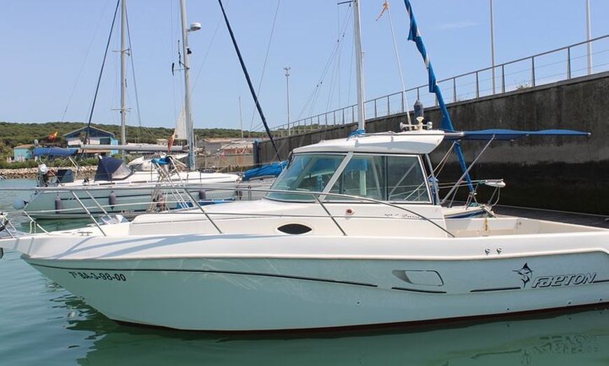 Image 6: Tour Privado en Barco por Trafalgar,Cádiz con Aperitivo y Snorkel