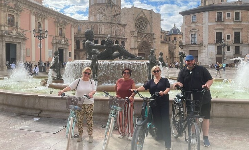 Image 5: Descubre Valencia en bici – tour en holandés