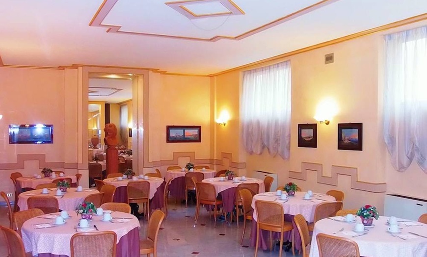 Image 6: ✈ ITALIE | Naples - Nuovo Rebecchino 3* - City break