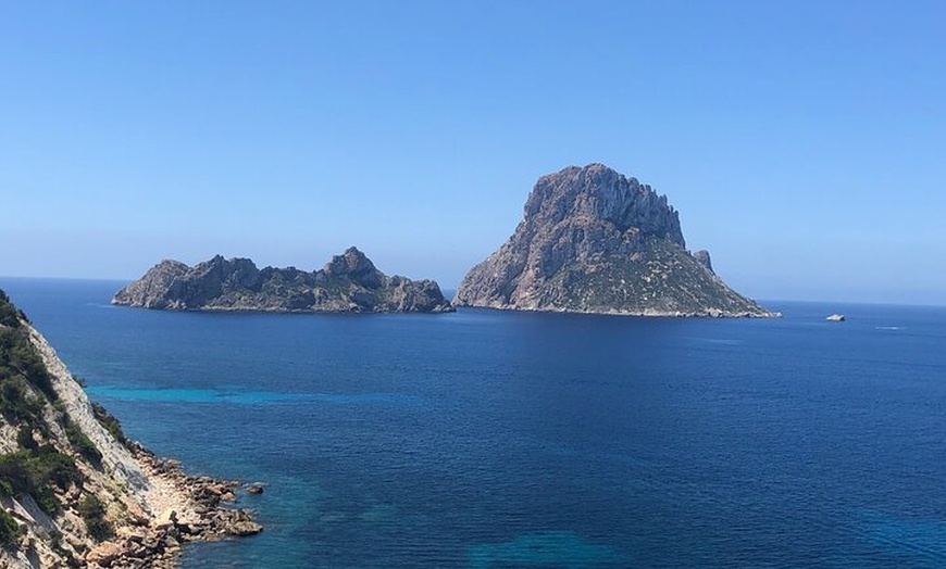 Image 6: Excursión Marítima en Ibiza a Es Vedra con Guía y Bebidas