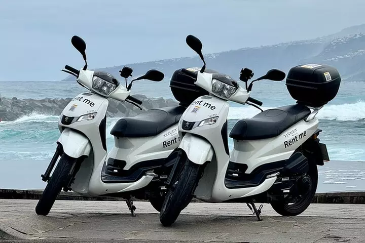 Puerto de la Cruz: Alquila una Scooter 125cc 2 Plazas en Tenerife - Primary Image