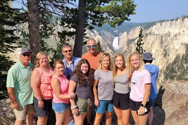 Guided Lower Loop of Yellowstone from Cody, WY