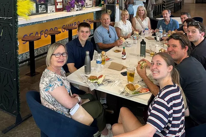 Houston Downtown Food Tour with 6 Tastings of Tradition & Fusion