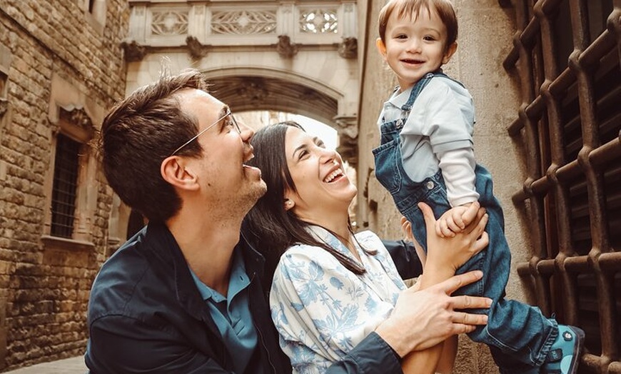 Image 6: Tour de Sesión de Fotos Profesional - Lugares emblemáticos de Barce...