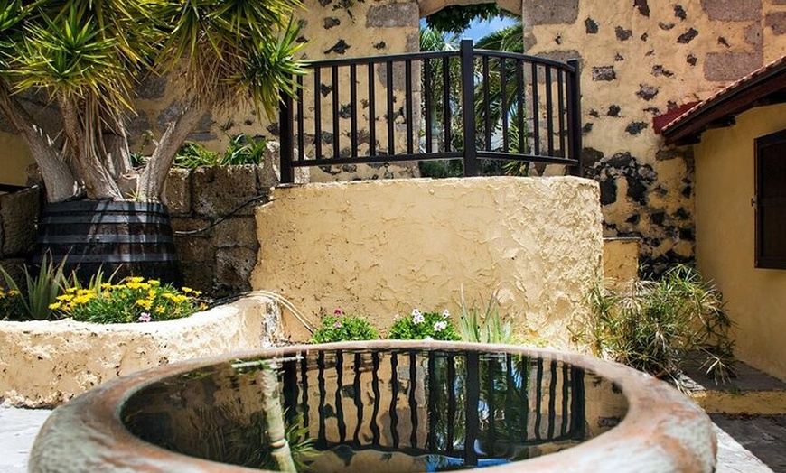 Image 13: Tenerife Beauty Party con productos galardonados