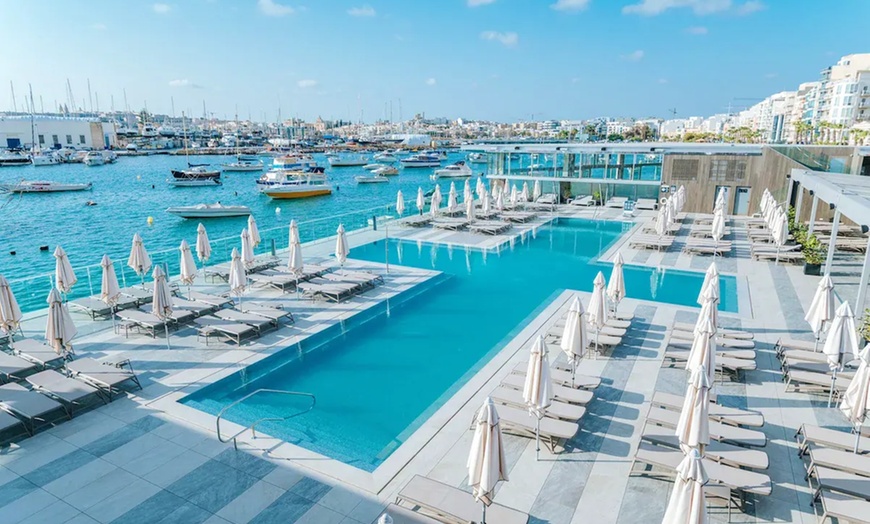 Image 2: ✈ MALTA | Sliema - ST Azur Hotel 3*, 3 nachten - Buitenzwembad