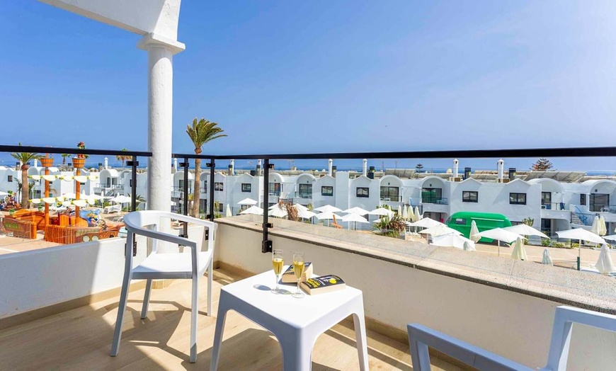 Image 5: ✈ LANZAROTE | Puerto del Carmen - Bakour Lanzarote Splash 4* - Espa...