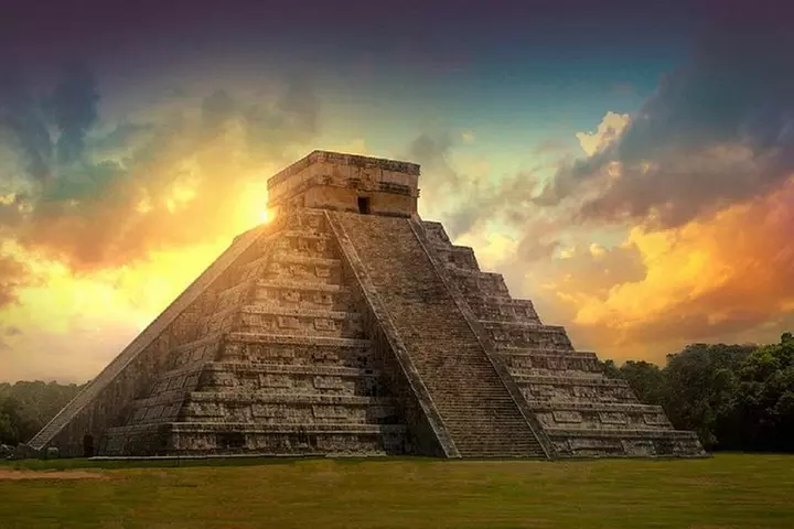 Private Chichén Itza Tour with Cenote Xunáan & Valladolid - Primary Image
