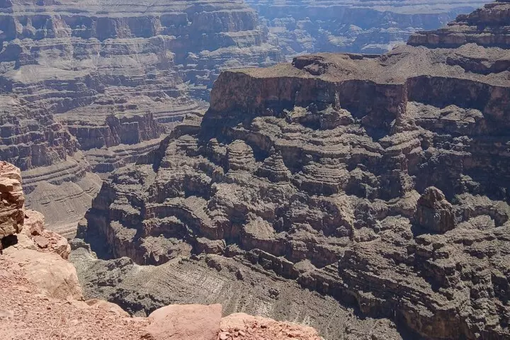 Grand Canyon Skywalk & Seven Magic Mountains Tour