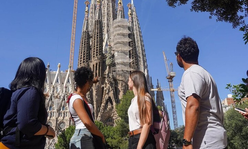 Image 6: Visita guiada Sagrada Familia & Park Güell