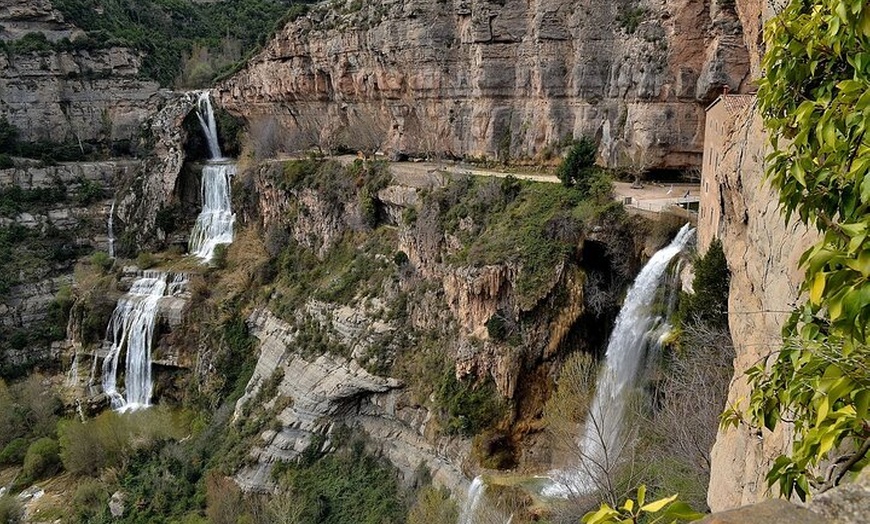 Image 8: Viaje en cascada Sant Miquel del Fai Fuente mágica