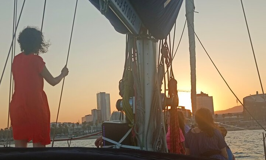 Image 7: Tour privado en barco por Barcelona