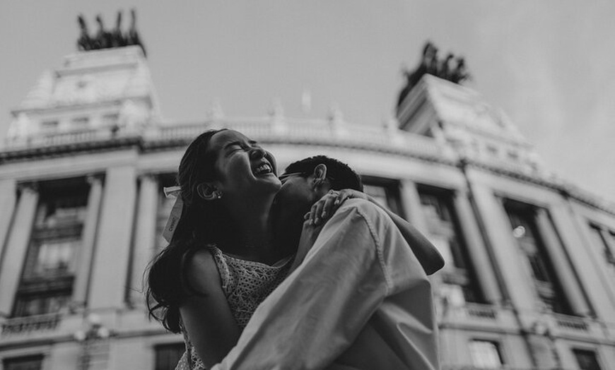 Image 11: Sesión de fotos en pareja & tour fotográfico, Madrid