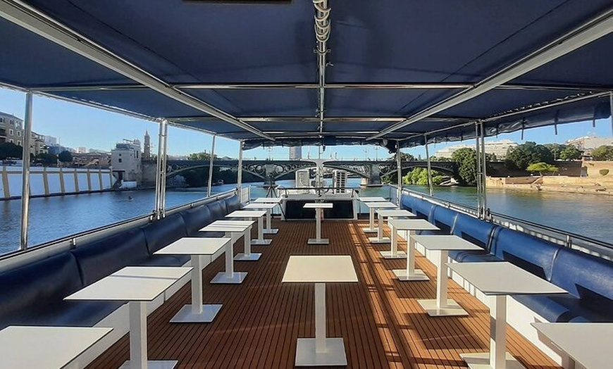 Image 4: Paseo en barco por Sevilla con almuerzo o cena