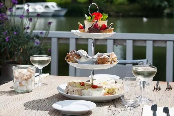 Afternoon Tea Sightseeing River Cruise in Oxford
