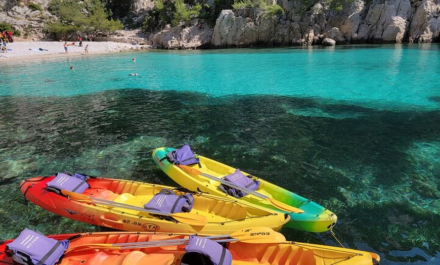 Image 4: Excursion Guidée en kayak de Mer dans les Calanques