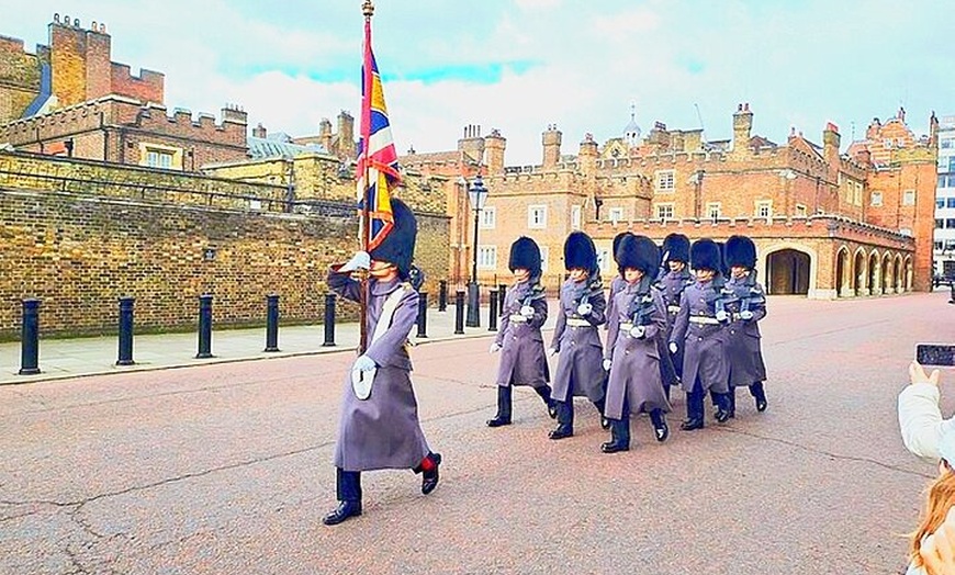 Image 5: London Special Twenty Sights One Tour